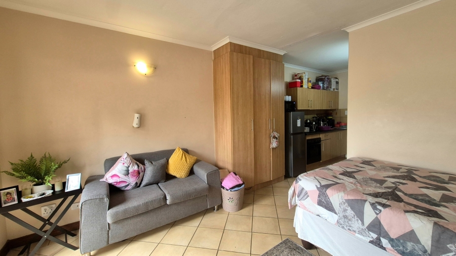 1 Bedroom Property for Sale in Elandsheuwel AH North West